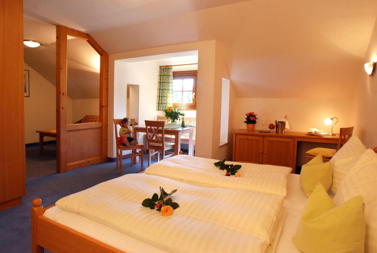 Dachstein West Hotel Gmbh-Kirchenwirt Russbach Russbach am Pass Gschütt Eksteriør billede