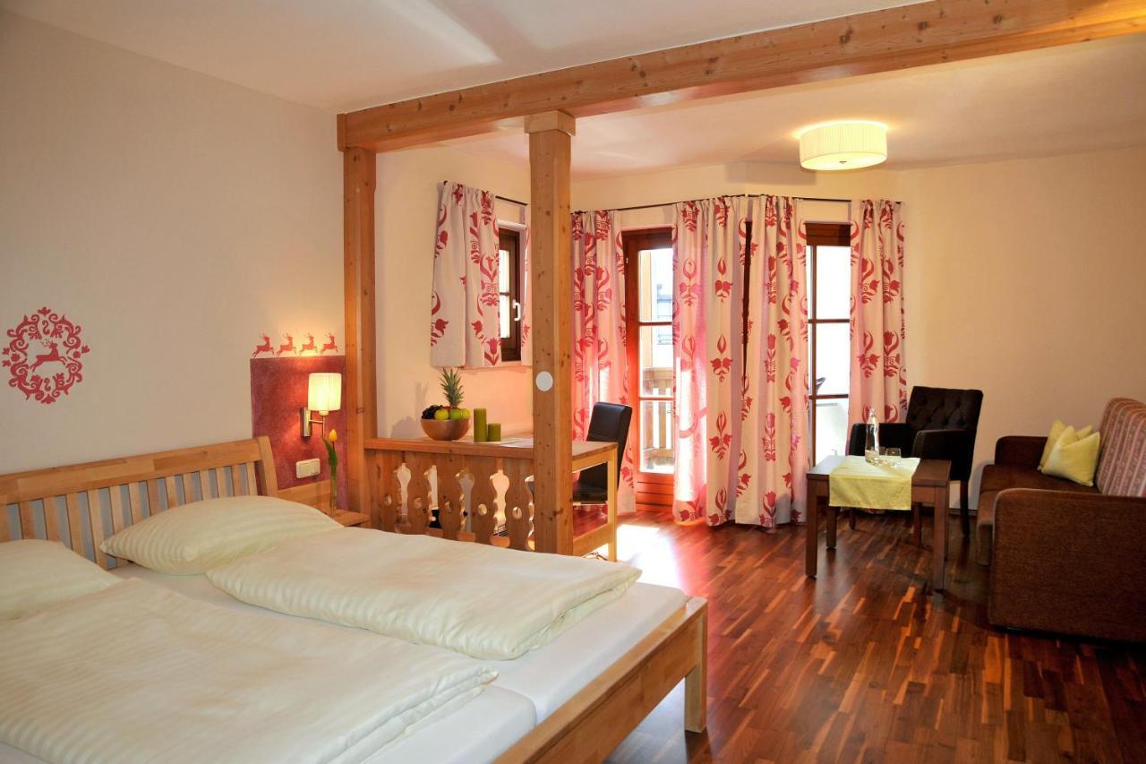 Dachstein West Hotel Gmbh-Kirchenwirt Russbach Russbach am Pass Gschütt Eksteriør billede