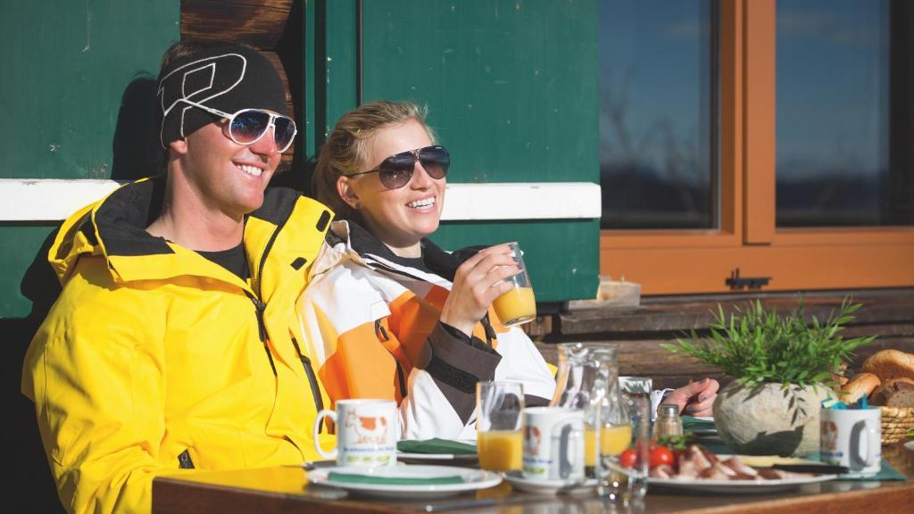 Dachstein West Hotel Gmbh-Kirchenwirt Russbach Russbach am Pass Gschütt Eksteriør billede