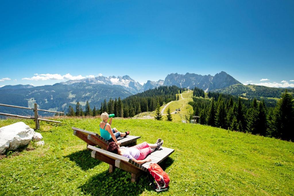 Dachstein West Hotel Gmbh-Kirchenwirt Russbach Russbach am Pass Gschütt Eksteriør billede