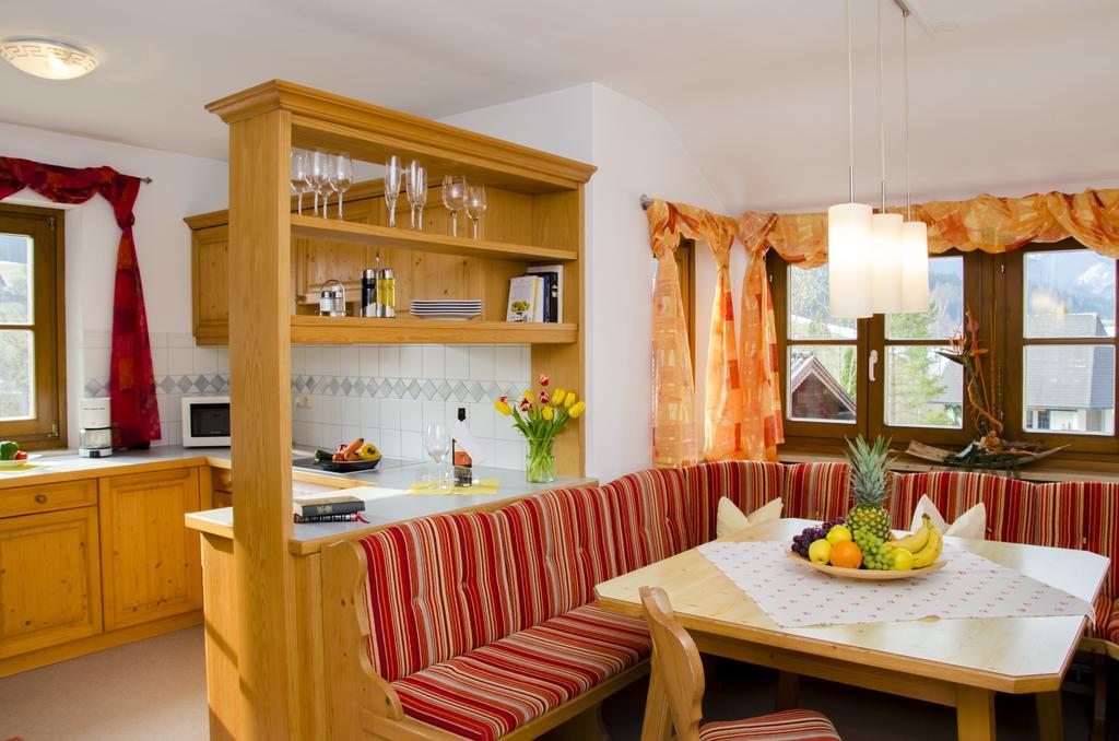 Dachstein West Hotel Gmbh-Kirchenwirt Russbach Russbach am Pass Gschütt Eksteriør billede
